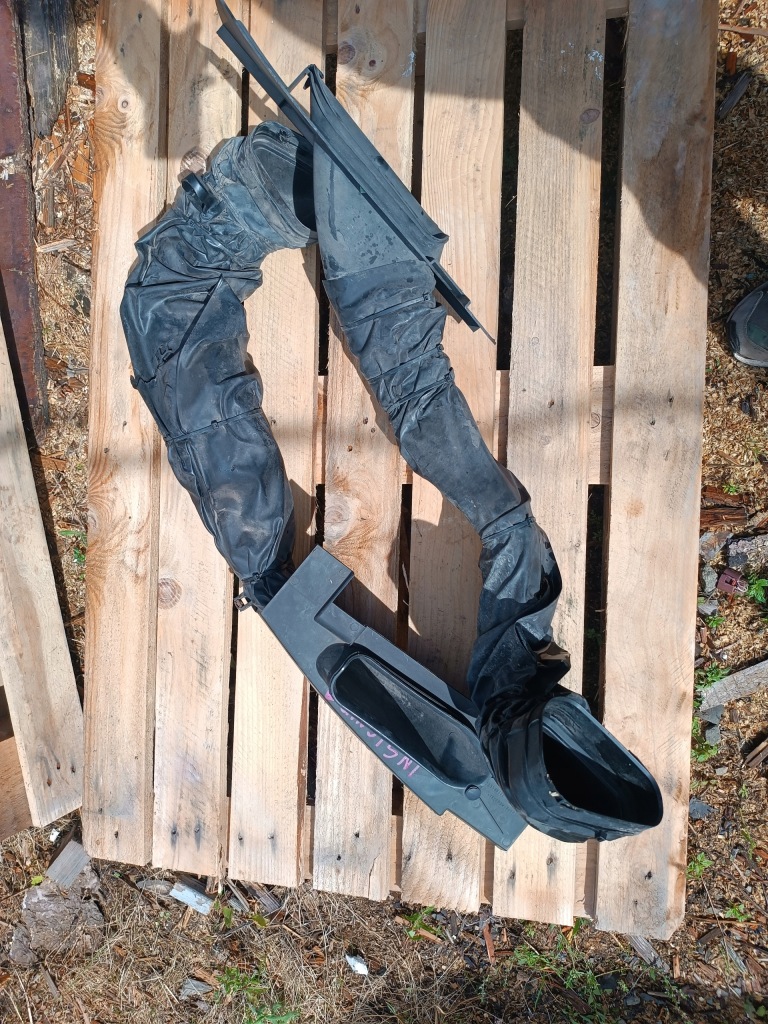 Купити Opel insignia a 2.0cdti повітрозабірник труба повітря 323598326 20985850