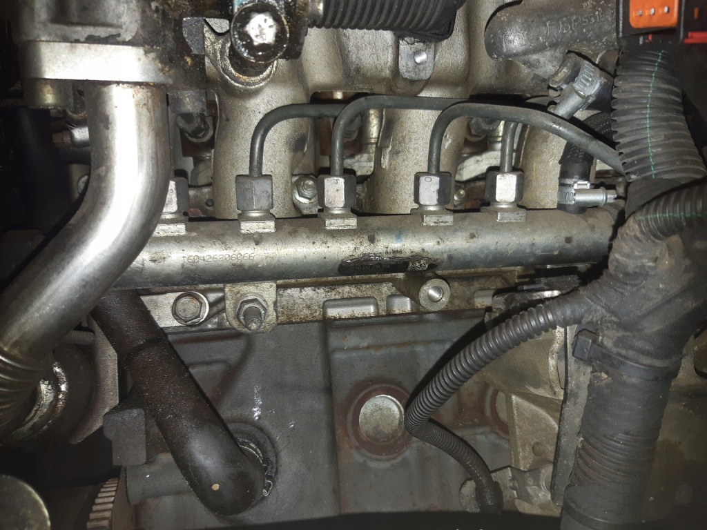 фото №1, Молдинг впрыскная направляющая opel zafira b 1,9 cdti 120km