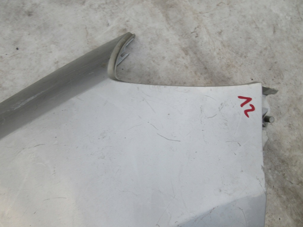 Крыло  правый  renault clio 3 185 Оригинал