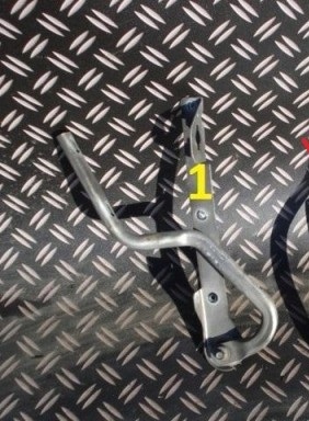 фото №1, Chrysler grand voyager 01-07 петля капот левый