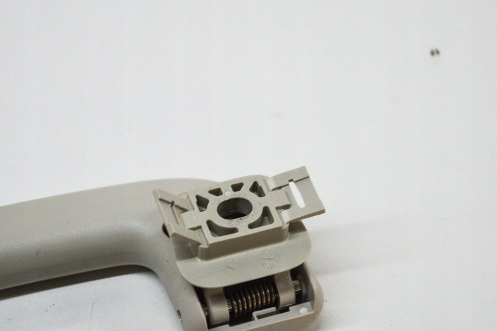 фото №5, Jaguar f-pace x761 задняя правая ручка крыша fk72-31406-adw 2.0 d 132kw 2016