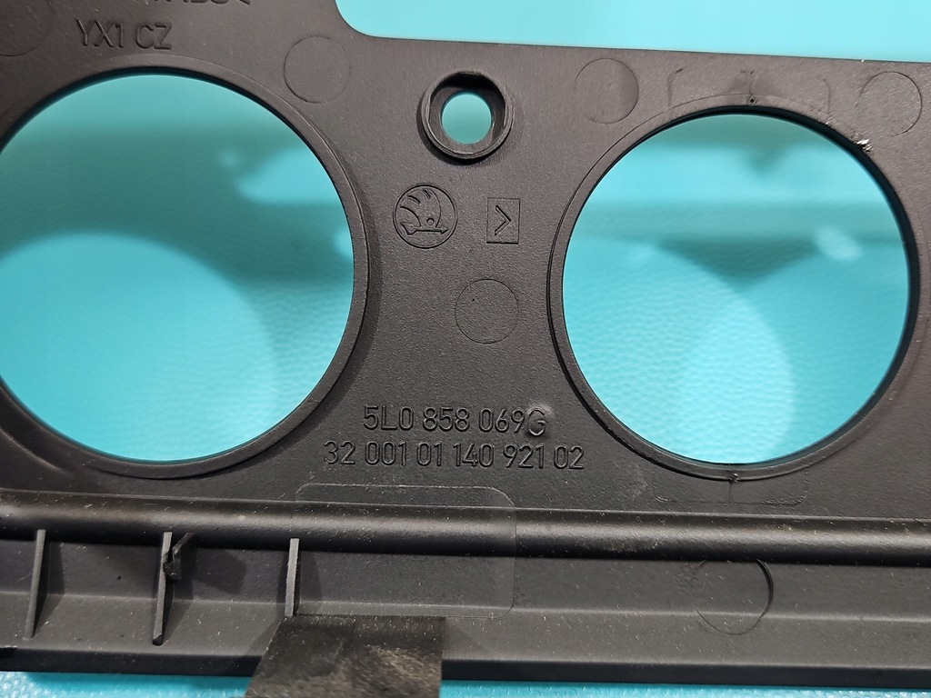 фото №4, Рамка радио skoda yeti 5l0858069g