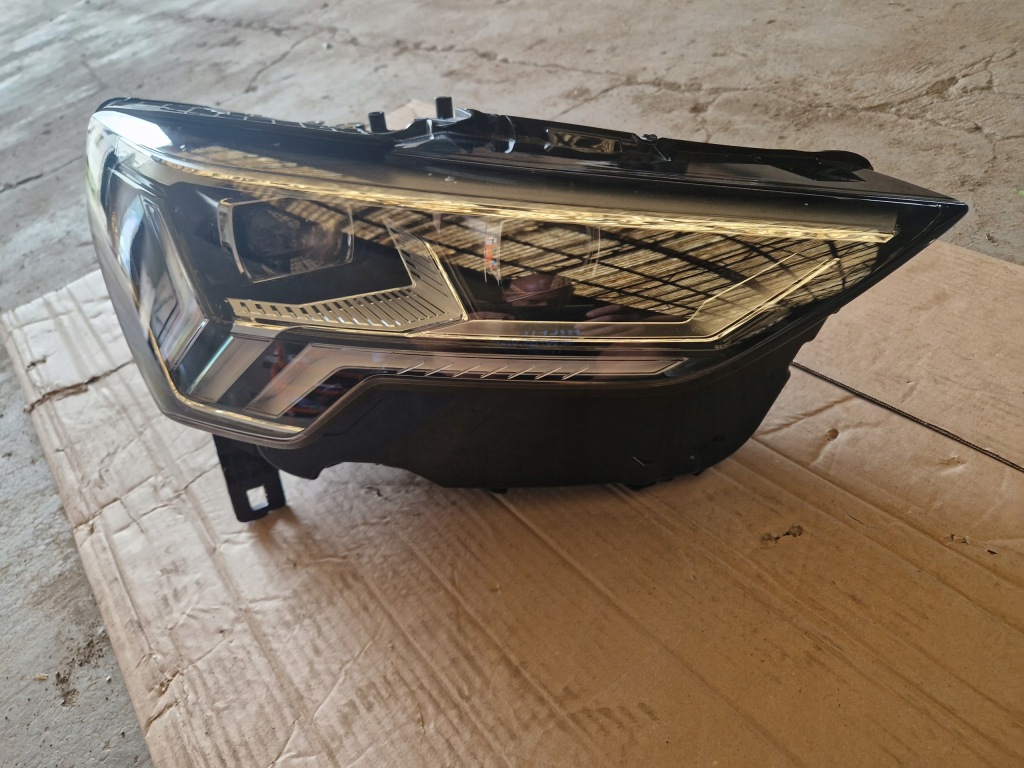 Купить Audi q3 фара правый  matrix 83a941036 хорошее состояние