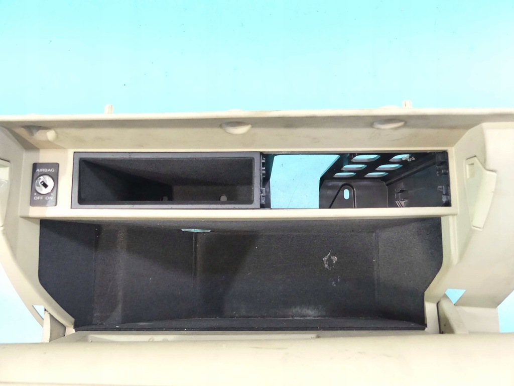 фото №7, Бардачок пасажира audi a8 d3 europa