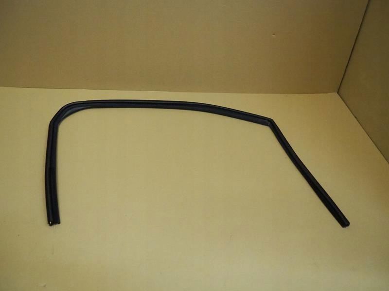 фото №1, Прокладка рамка скло правий перед citroen ds3