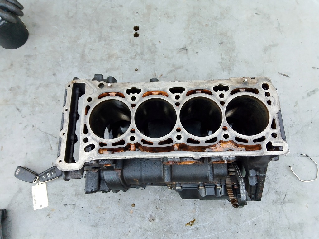 фото №1, Блок двигателя номинал 1.8 tsi bzb