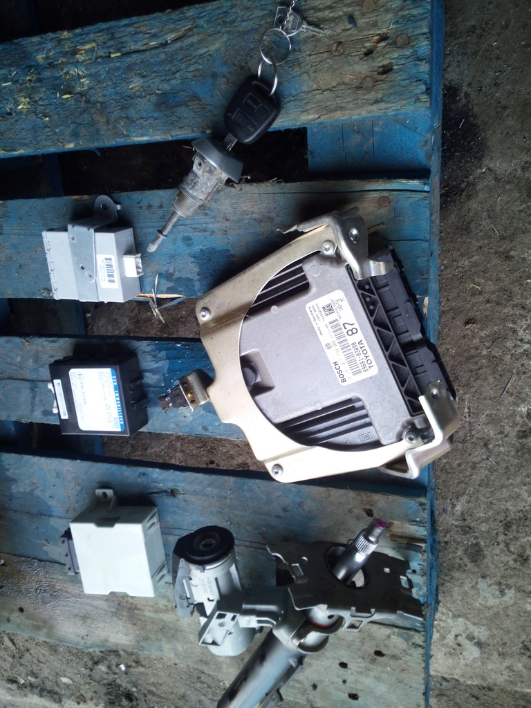 фото №1, Corolla e12 02- 1,4 d-4d блок керування imo набір