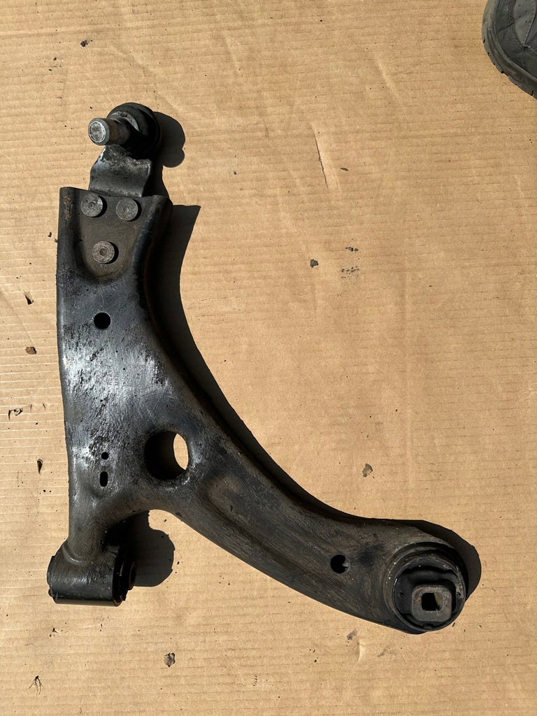 фото №9, Volvo xc40 рычаги передние комплект