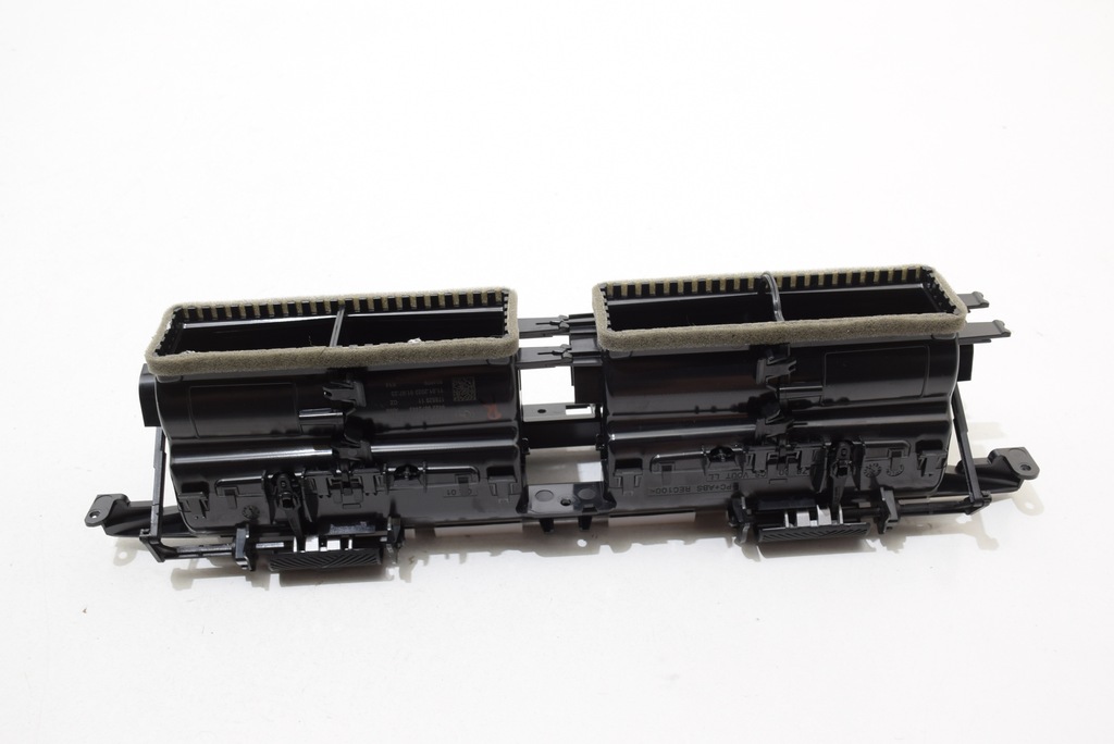 фото №9, Bmw 7 i7 g70 средняя центральная решётка обдув панели приборной панели