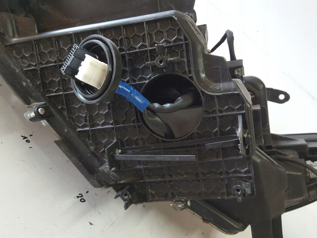 фото №8, Toyota land cruiser 150 lift 18-22r лампа правая перед europa