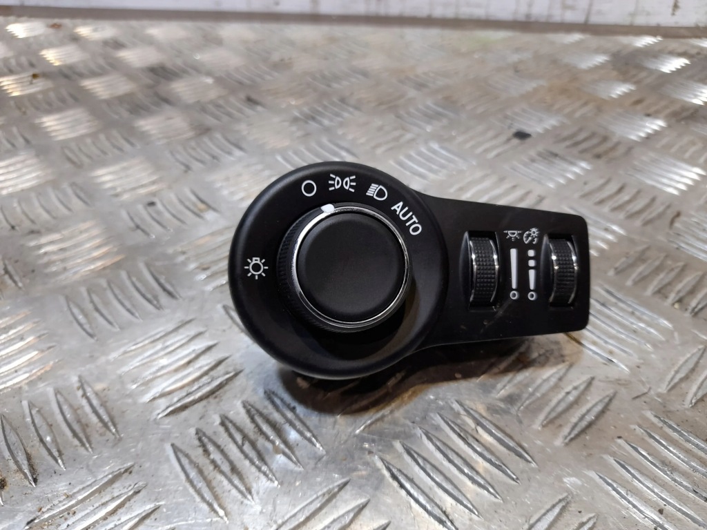 фото №1, Chrysler pacifica p68156005ac панелі керування