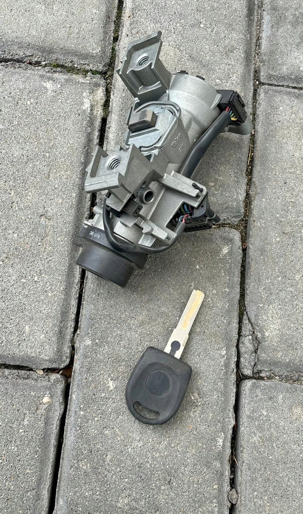 фото №1, Audi r8 i 4.2 fsi 420 2006 - 2015 eu замок зажигания ключ