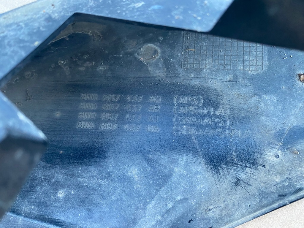 Audi a4 b9 8w s line lift бампер решітка black 8w0807437aq оригінал Оригінал