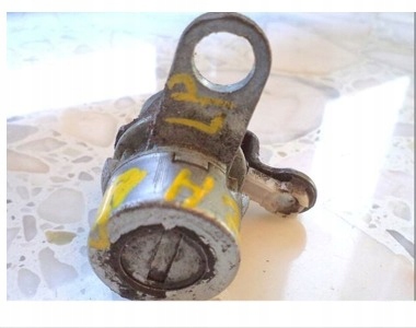 фото №1, Hyundai h200 2.4 99r - вкладка лівий перед