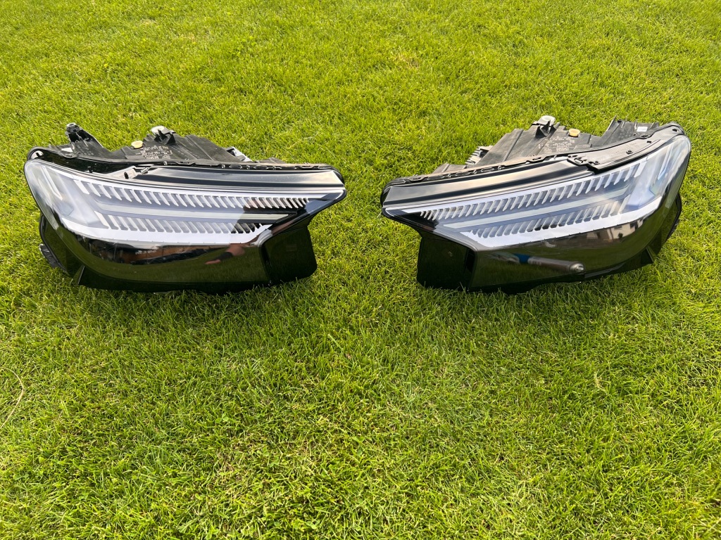 фото №1, Audi q4 e-tron лампа перед права matrix 89a941036