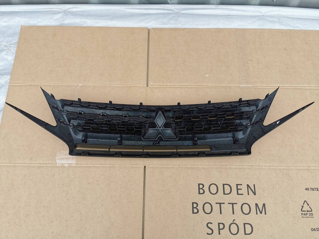 фото №9, Mitsubishi space star ii iii lift 20- решётка радиатора решётка радиатора бампера 7450b351