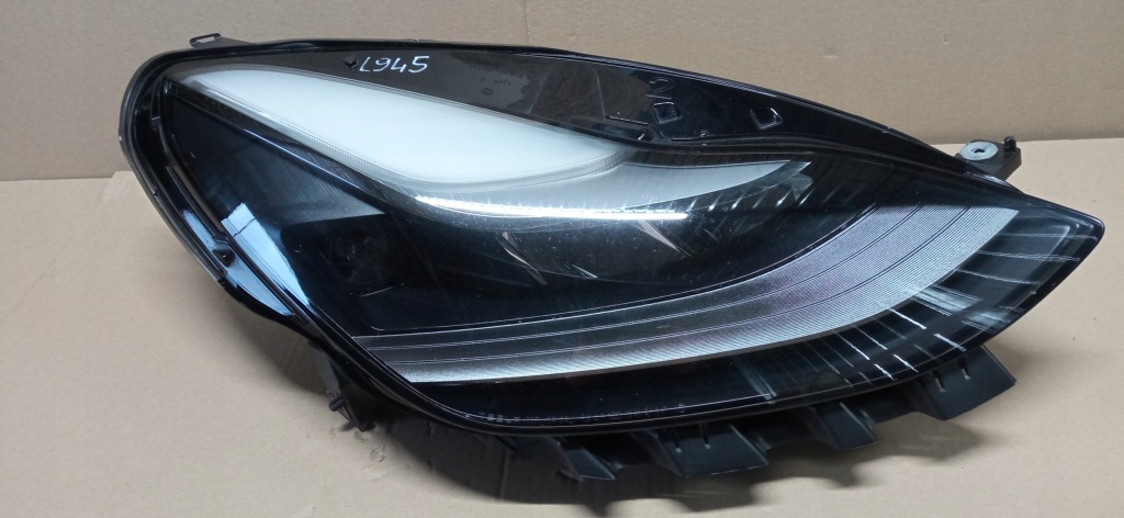 Купити Tesla model 3 y рестайлінг  20- фара перед правий full led європа  151495300d