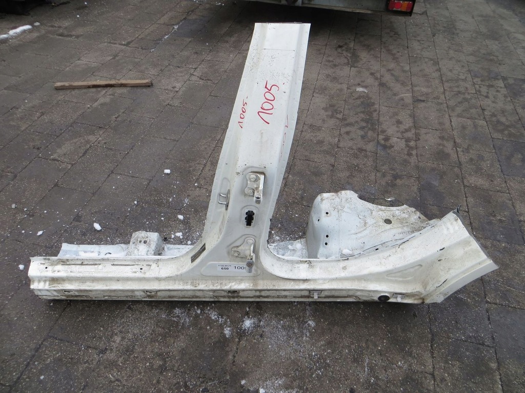 фото №1, Mercedes w176 порог блок двигателя левый задняя 650 13-