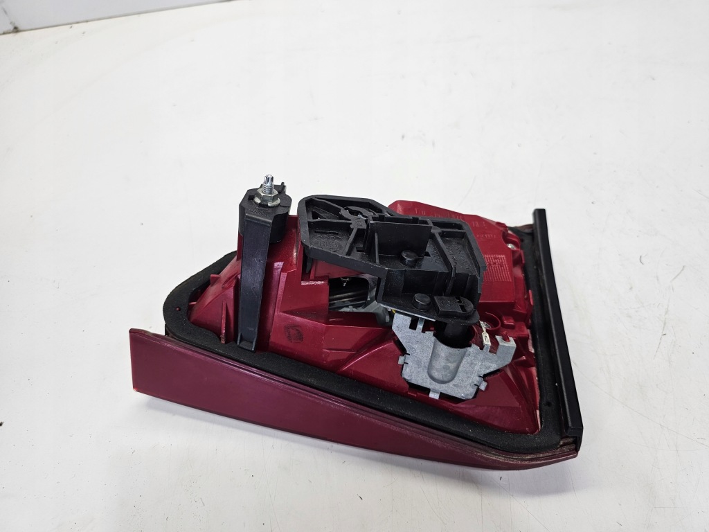 Фара левый задний led w крышке  audi a4 b8 седан 8k5945093k Недорого