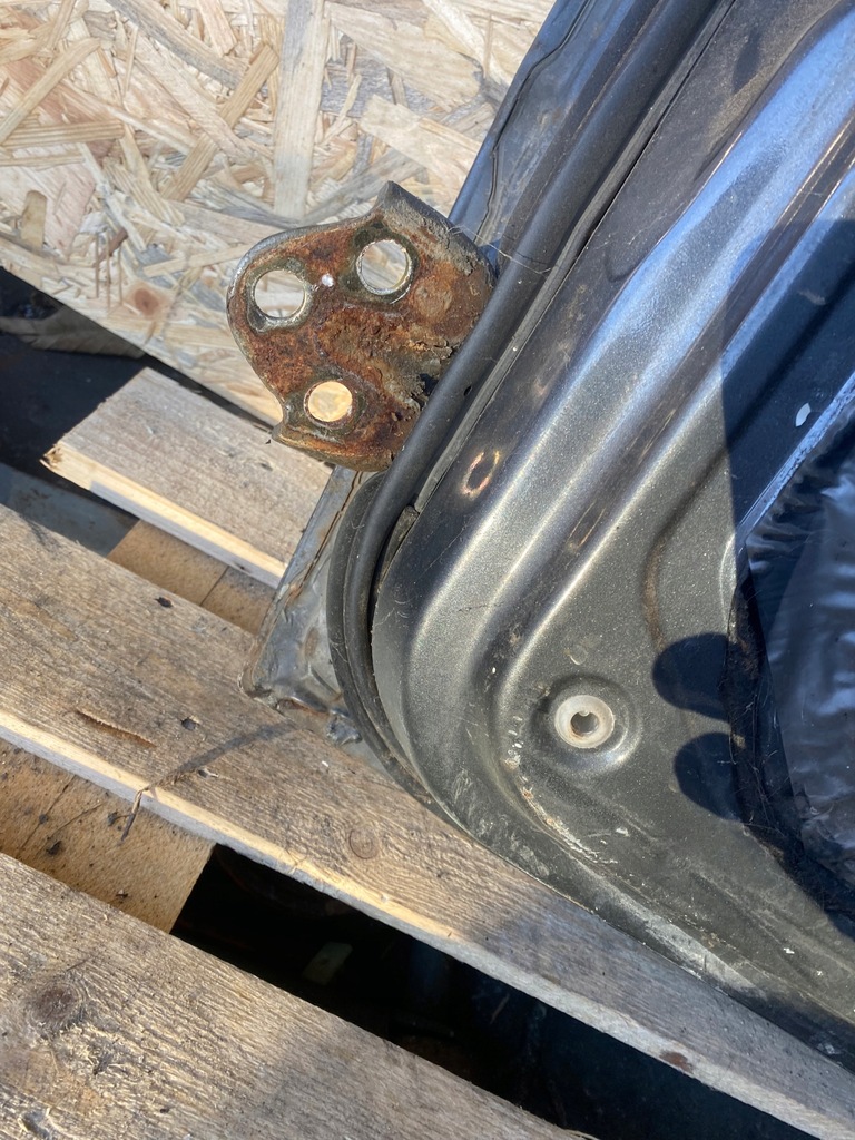 фото №7, Дверь правое передние mitsubishi pajero i 1 82-91r. стекло треугольное