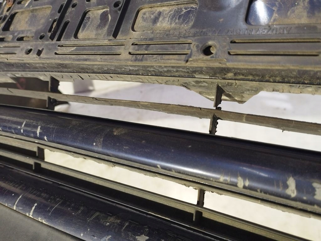 фото №11, Toyota corolla e12 hb 5d бампер перед передний 8p4