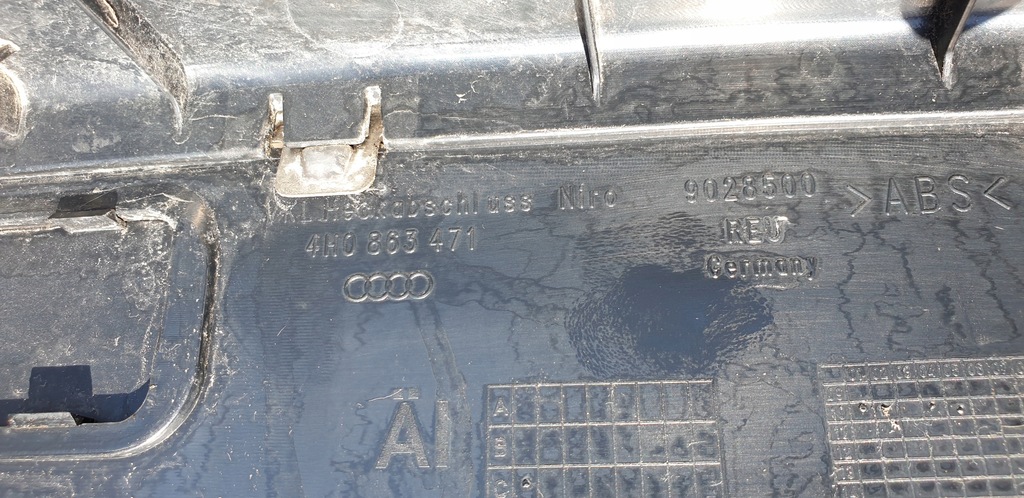 фото №8, Молдинг багажника захист поперечина заднього audi a8 s8 d4