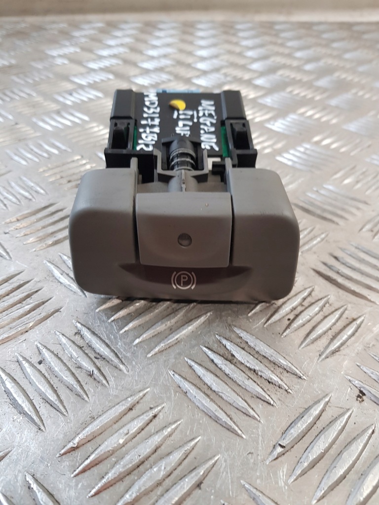 Купити Кнопка важіль гальма ручного 8200610146 renault megane ii рестайлінг