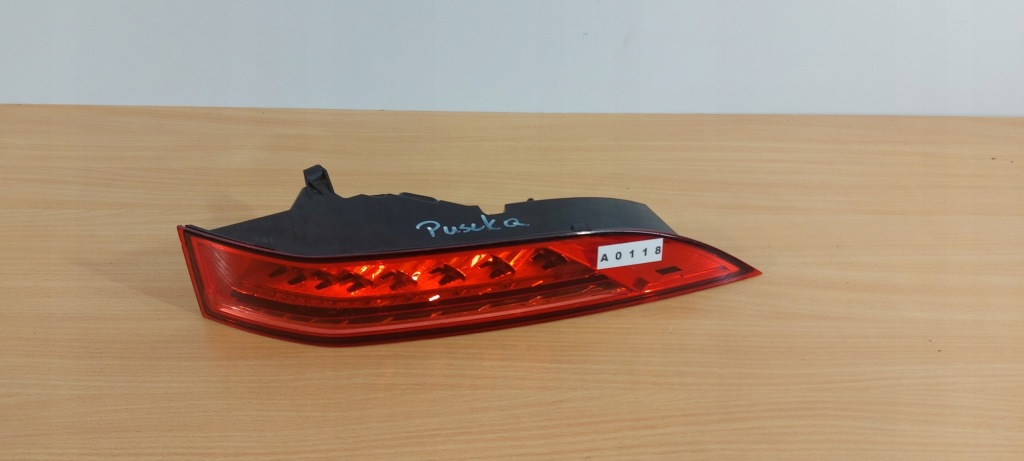 фото №1, Jaguar f-pace suv права лампа задня корпус скло 118