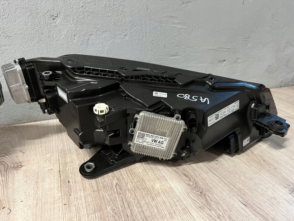 Skoda superb 3 3v1 комплект лампа перед full led Ціна