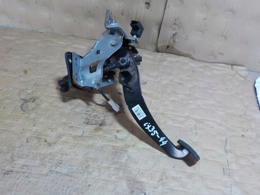 фото №2, Hyundai ix35 педаль сцепления 32802-2s050 2.0crdi