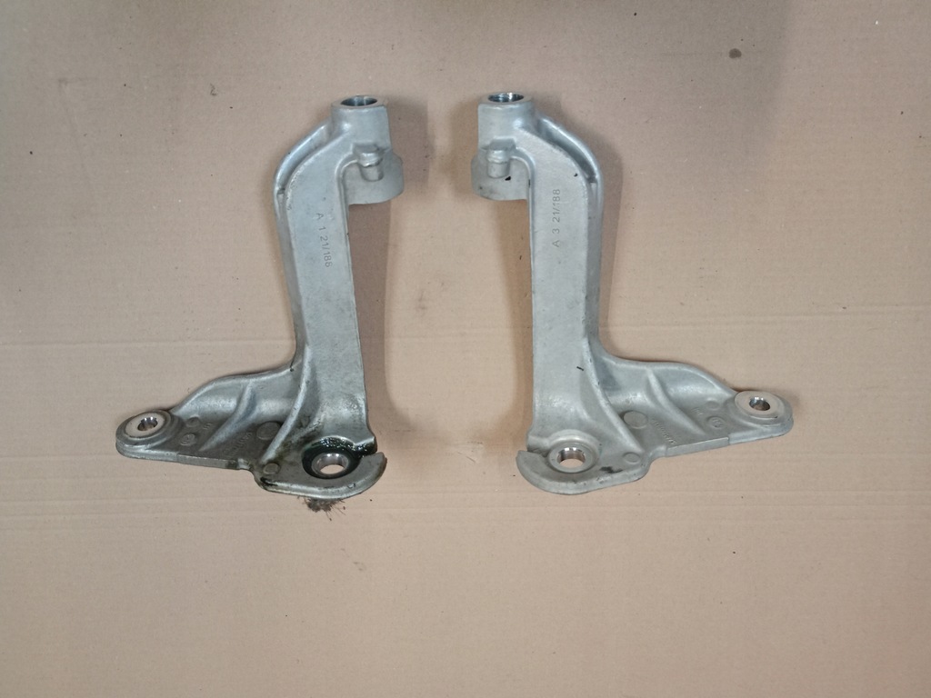 фото №1, Кронштейн кронштейн двигателя rh lh renault arkana