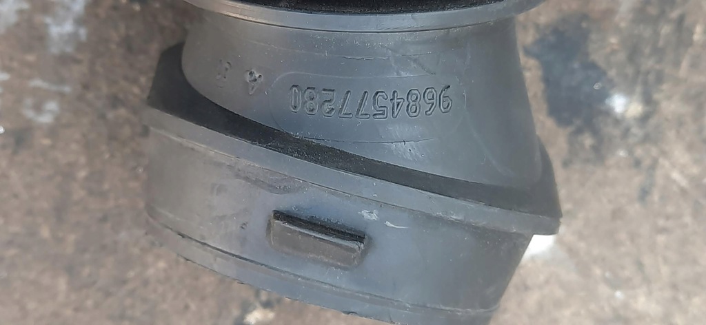 фото №10, Труба шланг резонатор воздуха citroen c3 ii 9683340180