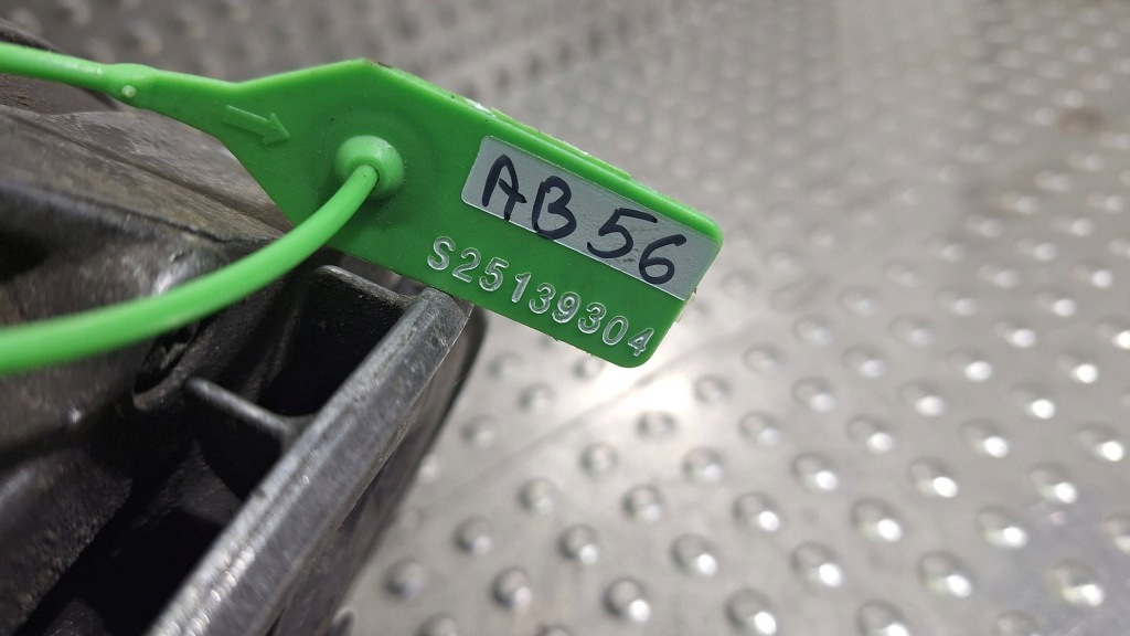 Генератор 0120468033 0120468032 1197311027 bmw e31 850 v12 Зі Шроту