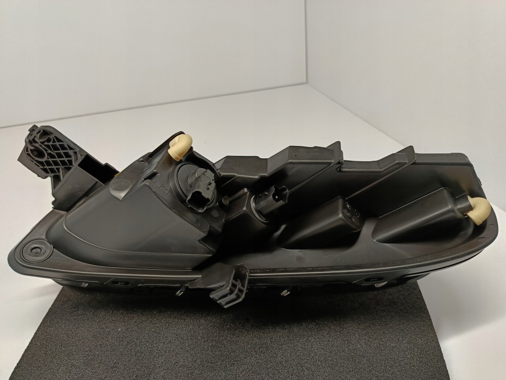 Купити Citroen c3 3 рестайлінг  20- фара правий ліхтар drl праве перед led 9823312980