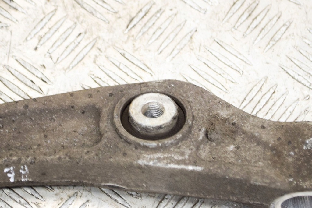 фото №5, Audi a6 c7 передний левый нижний рычаг 8k0407155c 2.00 дизель 130kw 2013