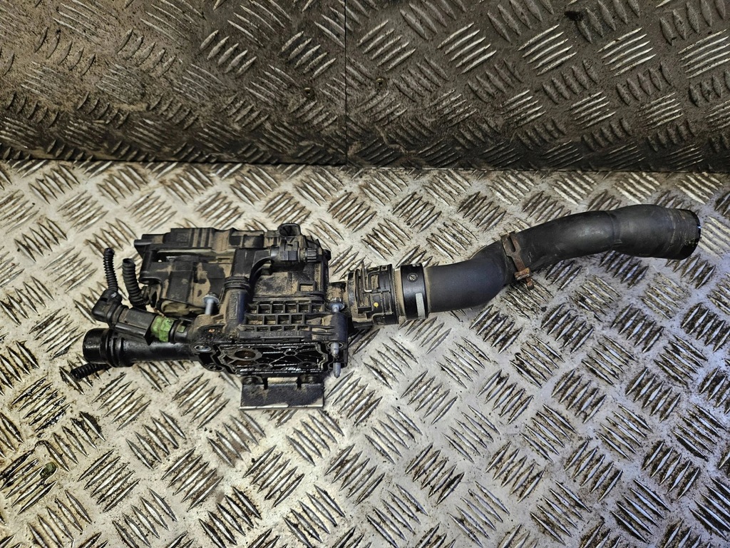 фото №8, Peugeot 208 2015 корпус термостата