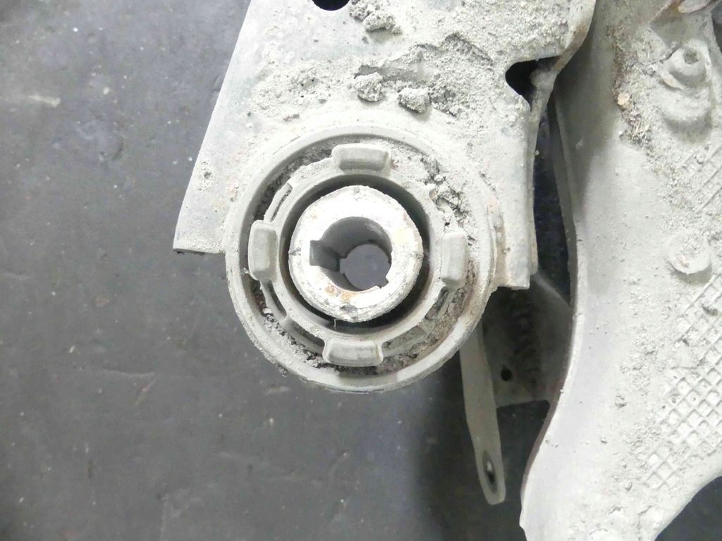 фото №12, Задня балка задня важелі jaguar f-pace 16-