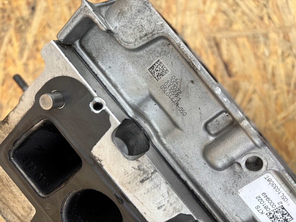 Audi vw головка комплектна 05l044ah 05l103308s 05l103308t в Україні