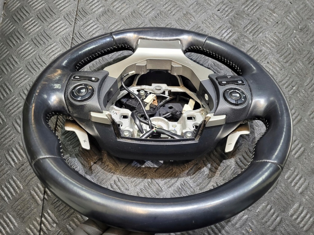 Руль мультифункция круиз-контроль лепестки переключения lexus is 3 3 300 h is300h в Украине