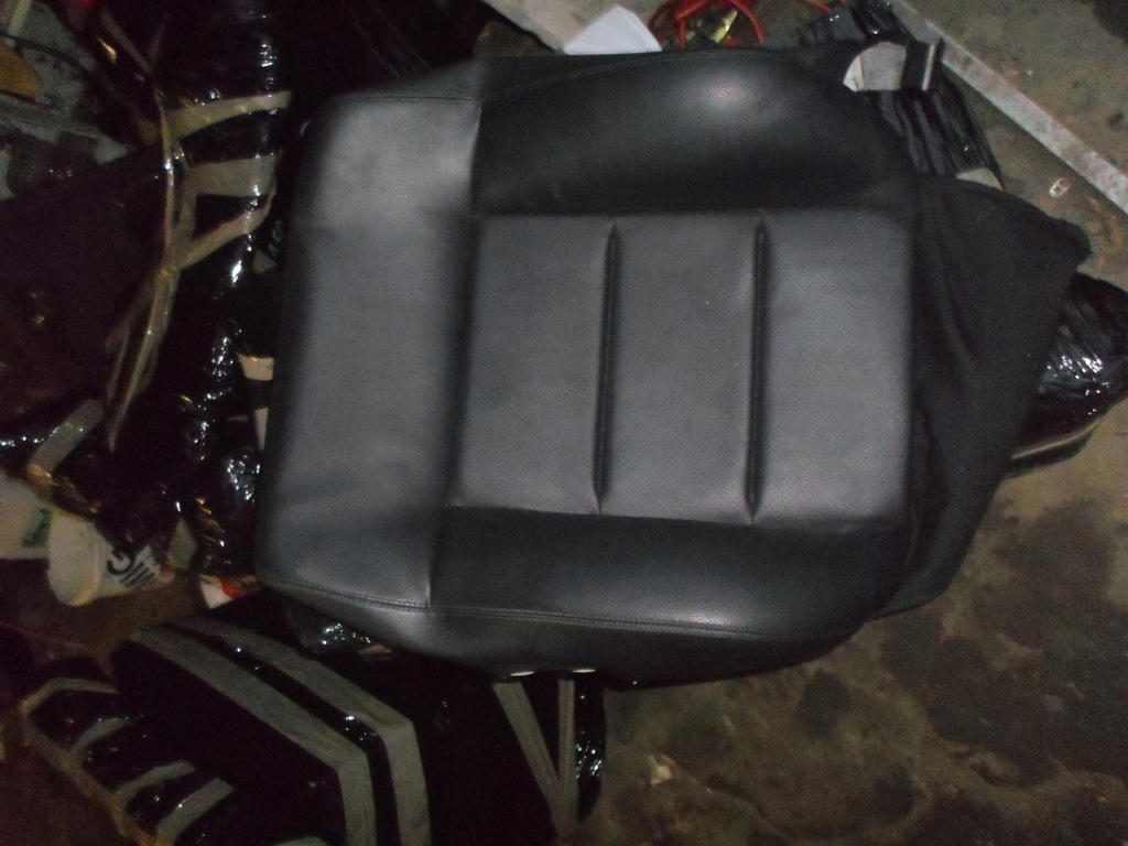 фото №1, Mercedes w212 чехол сиденье кожа спинка левая