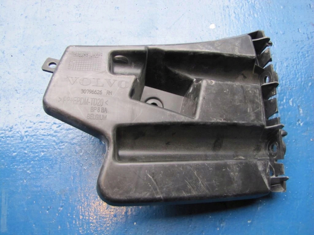 фото №1, Volvo s60 v60 - направляющая бампера левый правый перед