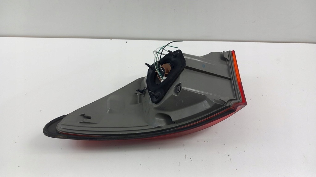 фото №3, Lexus is 220 sedan лампа задняя левая