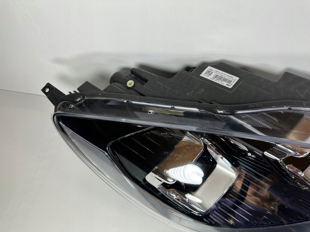 Kuga mk3 st фара full led правий ліва комплект lv4b-13e017-an lv4b-13e016-an Київ