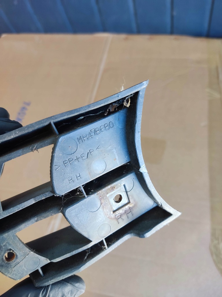 фото №8, Решётка бампера mitsubishi pajero shogun sport i 1999-2006 правая + левая