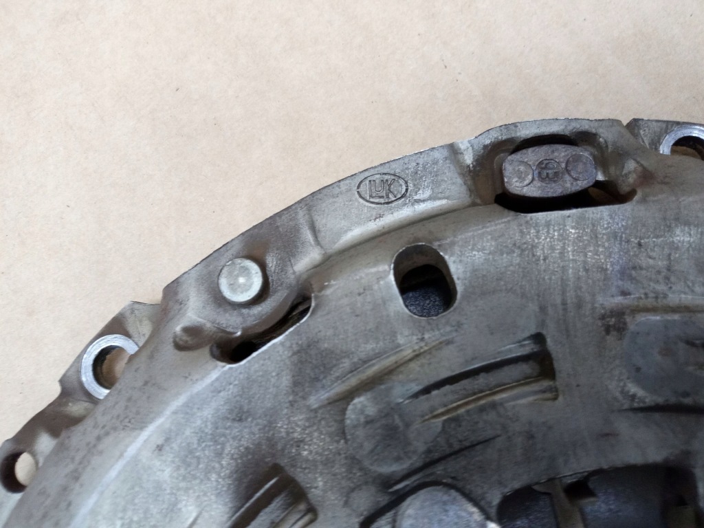 Комплект сцепления комплект bmw x1 f48 f49 8600215 в Украине