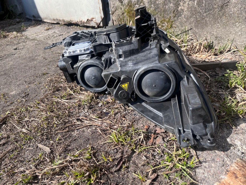 92 ford kuga mk2 рестайлінг  фара ксенон лівий led Зі Шроту