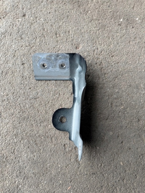 Купить Лист кронштейн левая крыла кронштейн кронштейн  renault arkana 625b51968r