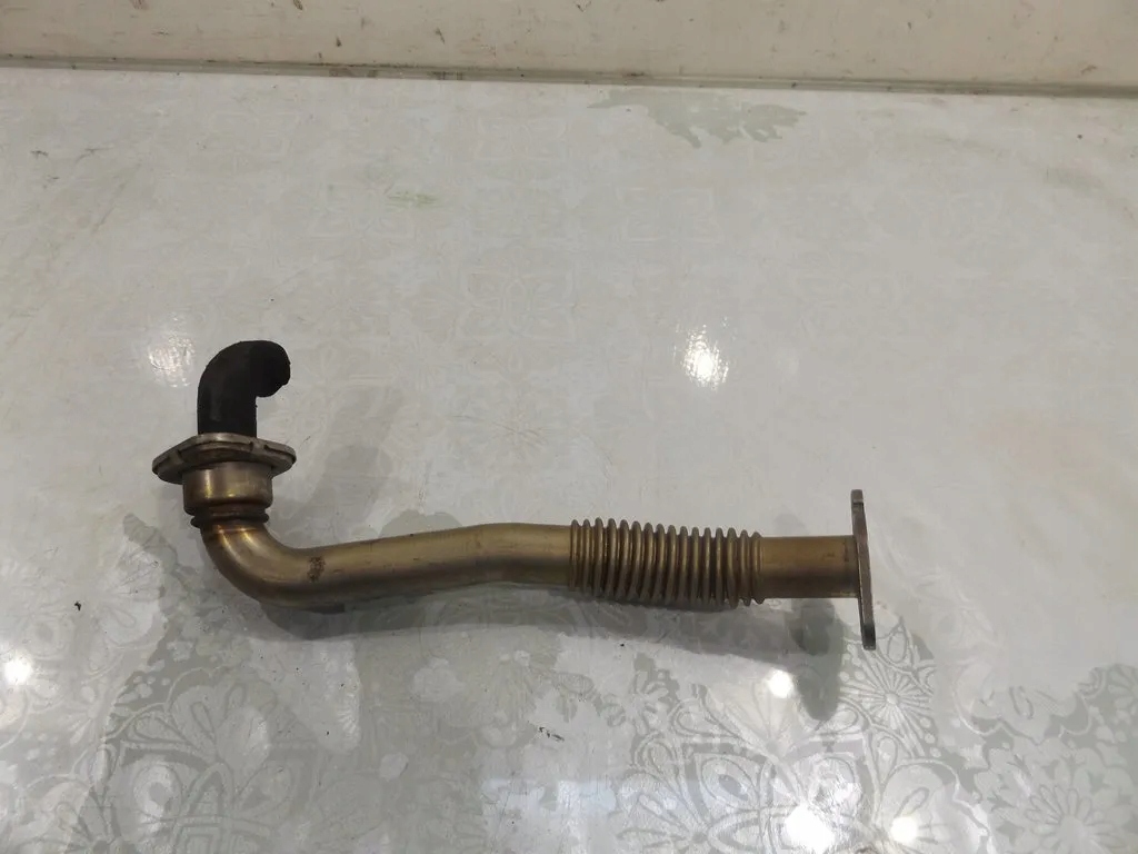 фото №1, Passat b6 1,6fsi трубка egr