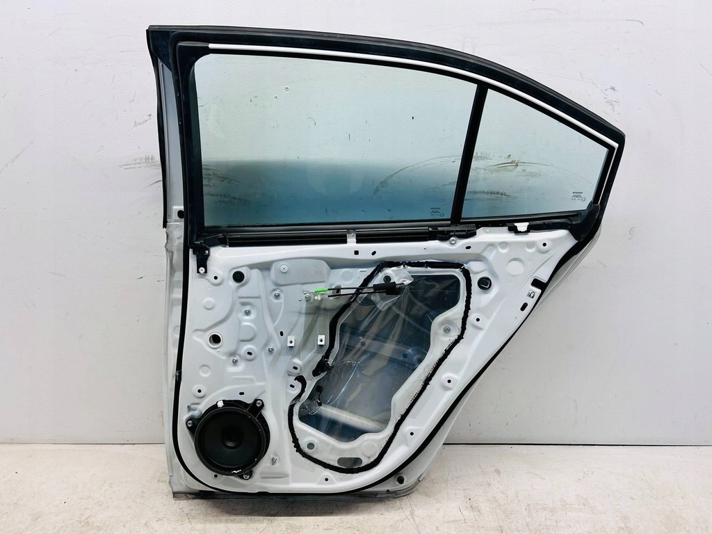 фото №9, Corolla e21 sedan дверь задние правое правый задняя полный 070