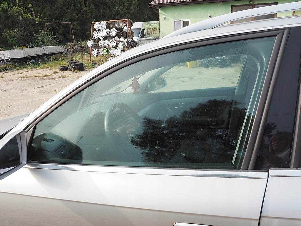 фото №1, Audi a4 b7 стекло боковая дверь левая перед передняя